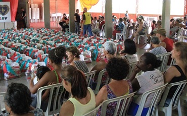 Fundo Social entrega 250 cestas de Natal para famílias carentes de Ourinhos