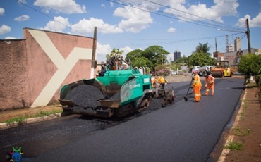 As melhorias no asfalto também chegaram em mais 615 quarteirões com a operação tapa buraco