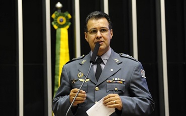 Capitão Augusto integra lista dos 30 melhores deputados do país