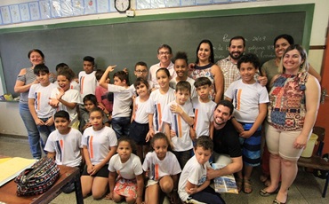 Prefeito Lucas Pocay visita escola Nilse de Freitas e analisa projeto de reforma