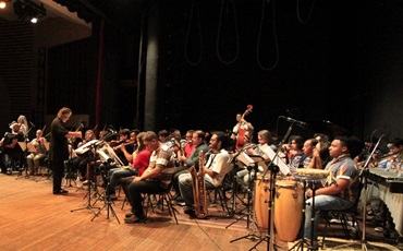 Orquestra Experimental de Ourinhos interpreta obra de Moacir Santos no Teatro Municipal no dia 4 de 
