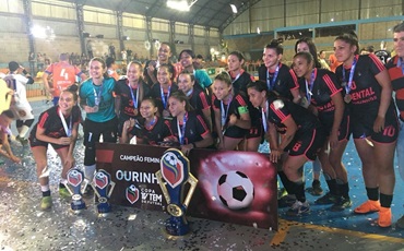 Pela primeira vez, equipe feminina de Ourinhos é campeã da Copa TV Tem de Futsal